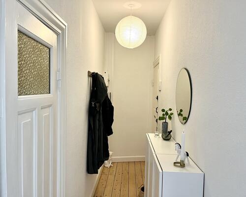 Renoveret lejlighed med moderne detaljer i Aalborg