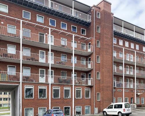 Delevenlig 2 værelses lejlighed centralt i Aarhus C.