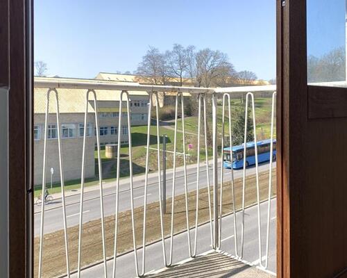 Delevenlig 2 værelses lejlighed centralt i Aarhus C.