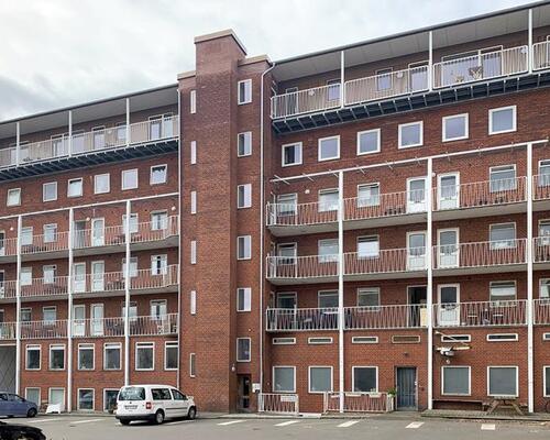 Delevenlig 2 værelses lejlighed centralt i Aarhus C.