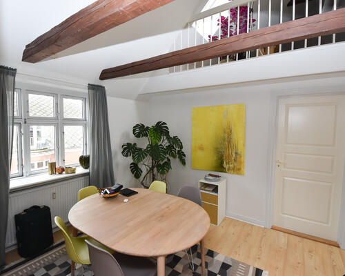 Eksklusiv taglejlighed med loft til kip i Aalborg