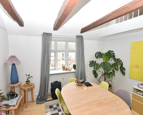 Eksklusiv taglejlighed med loft til kip i Aalborg
