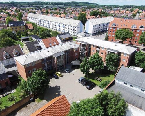 Skøn 3 vær. lejlighed på 81 m2 med stor syd/vestvendt altan.