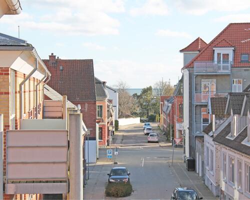 Skøn 3 vær. lejlighed på 81 m2 med stor syd/vestvendt altan.