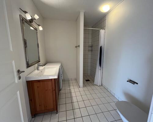 Skøn 3 vær. lejlighed på 81 m2 med stor syd/vestvendt altan.