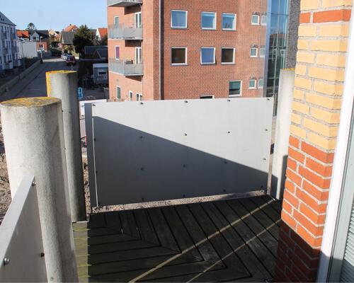 Skøn 3 vær. lejlighed på 81 m2 med stor syd/vestvendt altan.