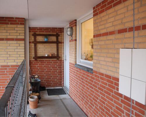 Skøn 3 vær. lejlighed på 81 m2 med stor syd/vestvendt altan.