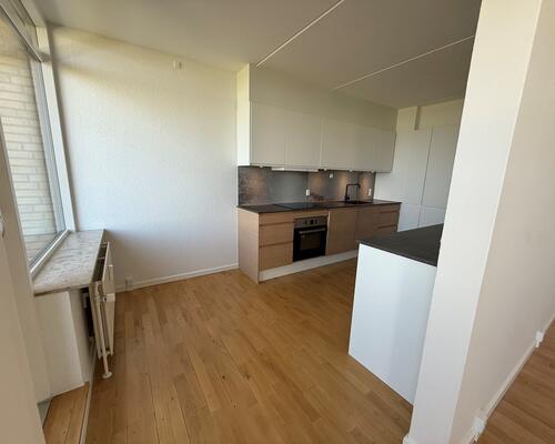 Flot 3-værelses med østvendt altan og storslået havudsigt.