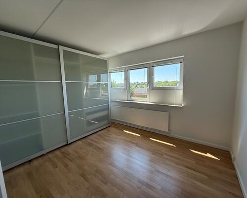 Flot 3-værelses med østvendt altan og storslået havudsigt.