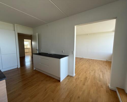 Flot 3-værelses med østvendt altan og storslået havudsigt.