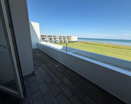 Flot 3-værelses med østvendt altan og storslået havudsigt.