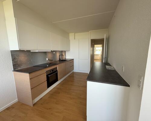 Flot 3-værelses med østvendt altan og storslået havudsigt.