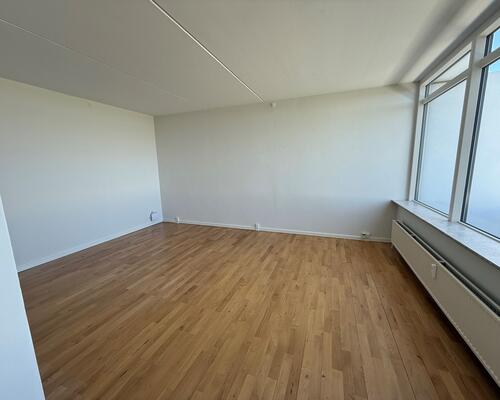 Flot 3-værelses med østvendt altan og storslået havudsigt.