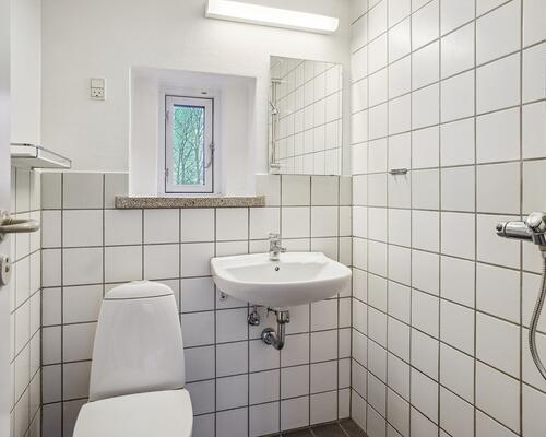 Bo moderne i grønne omgivelser