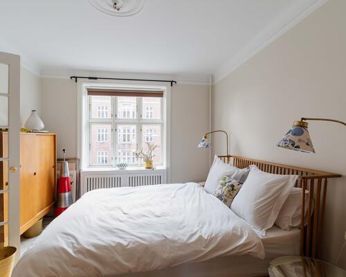 Lys og velindrettet 3-værelses lejlighed med moderne komfort