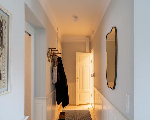 Lys og velindrettet 3-værelses lejlighed med moderne komfort