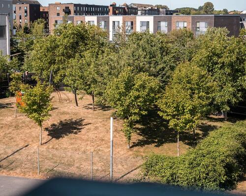 Dejlig lys lejlighed med altan