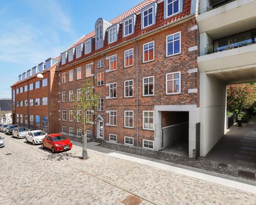 Lejlighed med stor altan, nyt køkken og nyt bad i Jyllandsgade