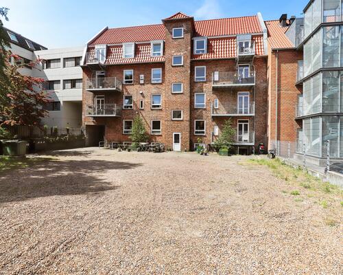 Lejlighed med stor altan, nyt køkken og nyt bad i Jyllandsgade