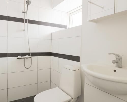 Stort renoveret hus med mange muligheder - dejlig lukket have