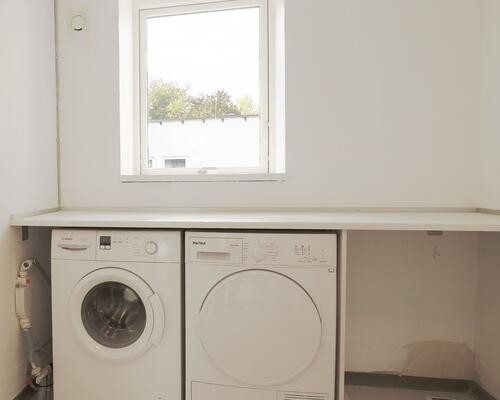 Stort renoveret hus med mange muligheder - dejlig lukket have