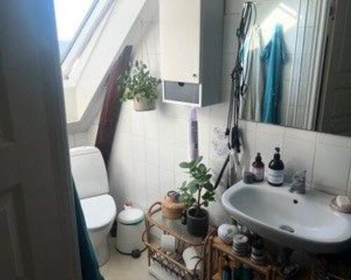 Nydelig 2. værelses lejlighed i god ejendom