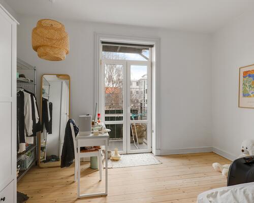 Lejlighed med stor altan, nyt køkken og nyt bad i Jyllandsgade