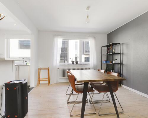 Stor 3-værelses i Skolegade