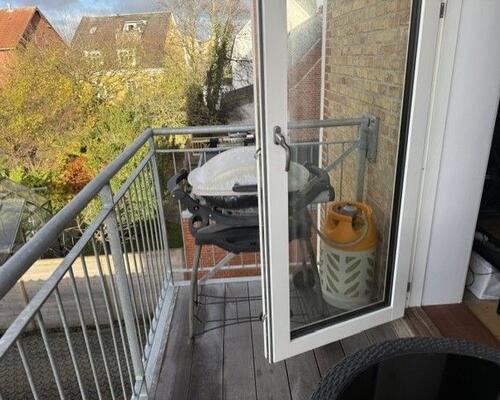 Lys og rummelig 2-værelses med ny altan