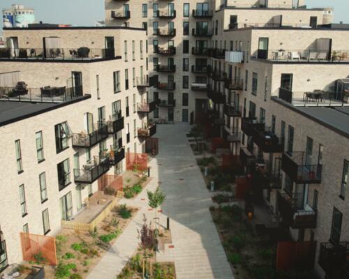 Nyopført 2-værelses lejlighed med tagterrasse på Ankomstpladsen