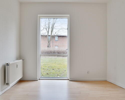 2 værelses lys lejlighed tæt på universitetet - KUN 1 MÅNEDS DEPOSITUM