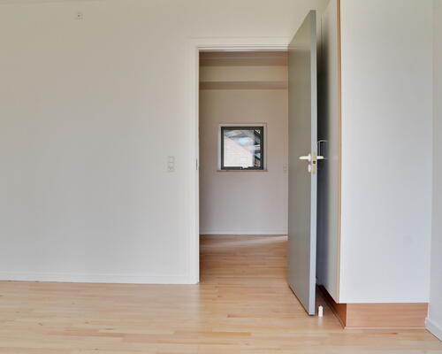 2 værelses lys lejlighed tæt på universitetet - KUN 1 MÅNEDS DEPOSITUM