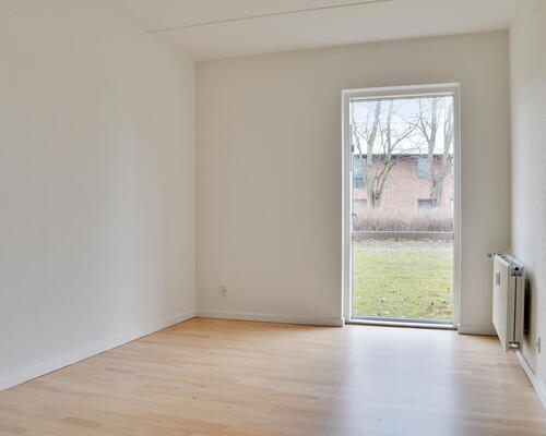 2 værelses lys lejlighed tæt på universitetet - KUN 1 MÅNEDS DEPOSITUM