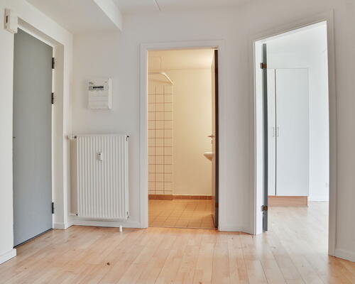 2 værelses lys lejlighed tæt på universitetet - KUN 1 MÅNEDS DEPOSITUM