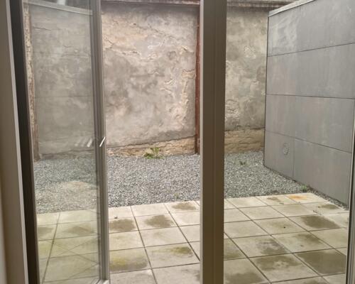 Moderne 1-værelses lejlighed med terrasse i Odense C