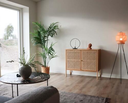 Skønt 3-værelses rækkehus. Obs. alle billeder og plantegninger er vejledende.