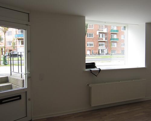 Lækker renoveret kælderlejlighed