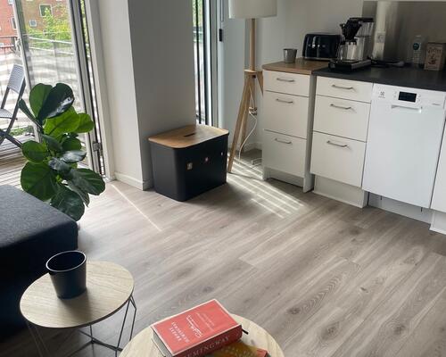 Lys og delevenlig 3-værelses med altan