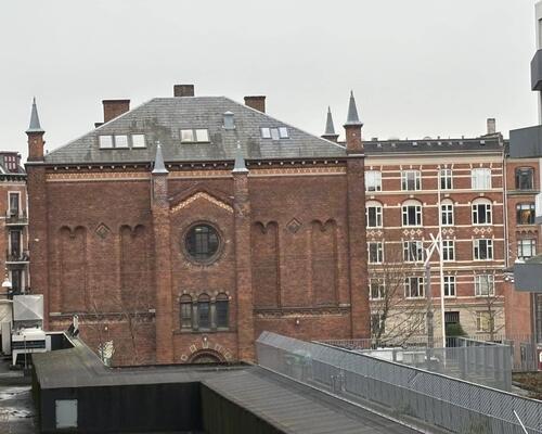 Møbleret lejlighed med stor altan | København V