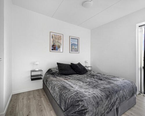 Fed 3-værelses lejlighed med walk-in og stor altan på Eternitten