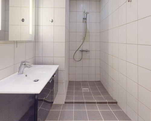 Central lejlighed i Aalborg med to værelser og gode faciliteter