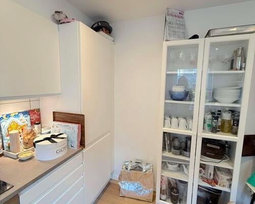 Renoveret 2-værelses lejlighed med altan