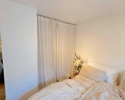 Renoveret 2-værelses lejlighed med altan