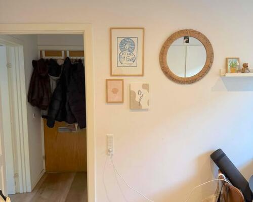 Renoveret 2-værelses lejlighed med altan