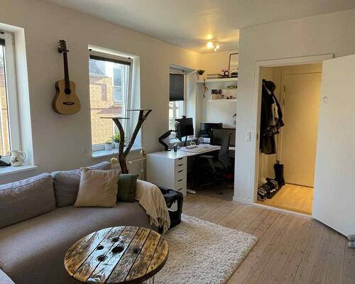 Rummelig 2-værelses lejlighed