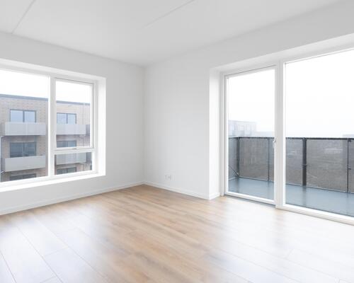 Denne toværelses lejebolig er skabt til parret eller singlen, der værdsætter rummelighed, moderne design og alt i hårde hvidevarer. Til boligen hører eget skur. Obs: denne bolig er spejlvendt ift. plantegning.