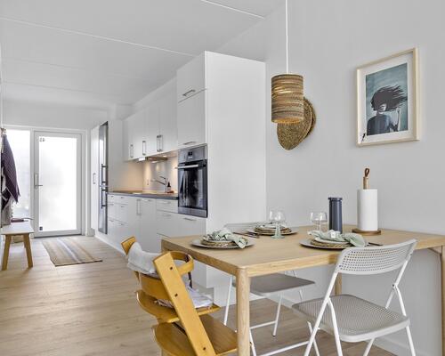 Nyopført lækker 3-vær. lejlighed på 1. sal med egen stor altan i Aarhus N.