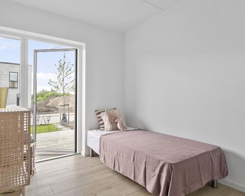 Nyopført lækker 3-vær. lejlighed på 1. sal med egen stor altan i Aarhus N.