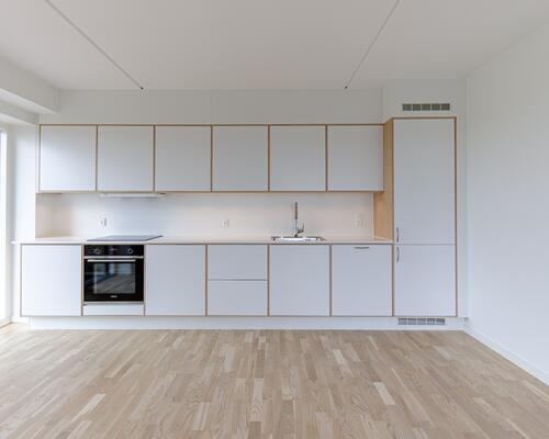 Flot 3-værelses lejlighed med to altaner på 9. etage