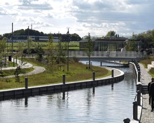 Flot 3-værelses lejlighed med to altaner på 9. etage